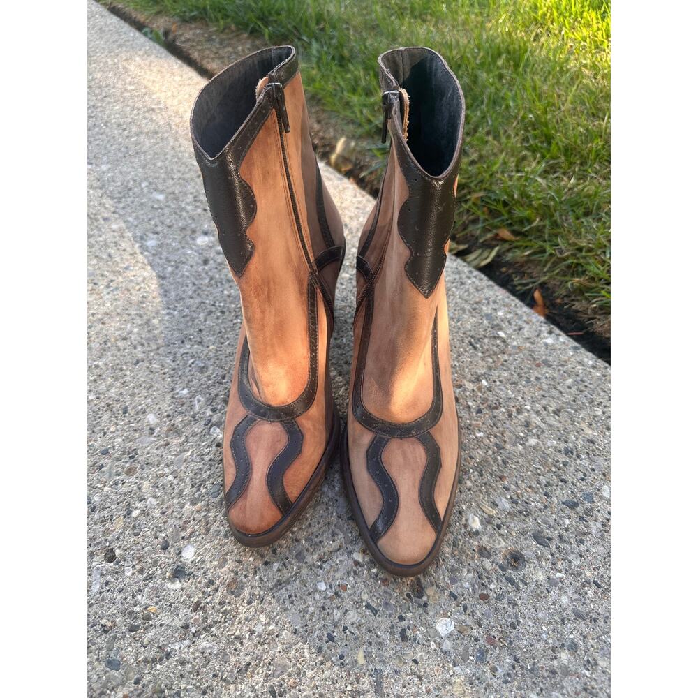 Free People Winding Road Western Ankle Boots Tan and Black Leather 7.5 ~ New